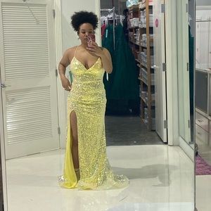 I’ve only worn this dress once and it’s been dry cleaned and is ready to go.